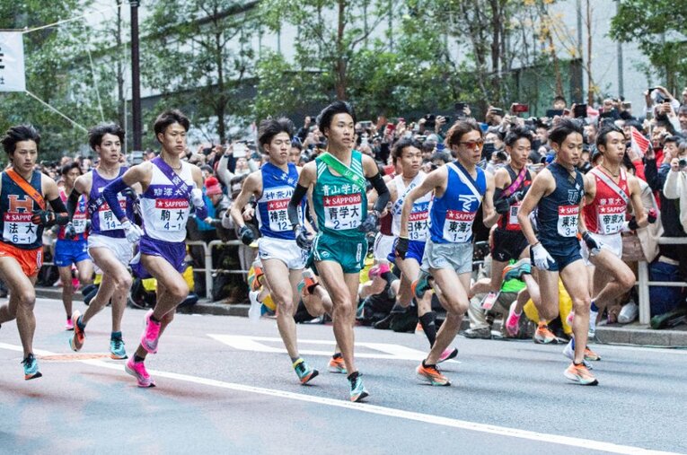 箱根駅伝「最強校」はどの大学か。 Number Web行ったアンケート、1位～3位は？　写真は第96回大会のスタート ／ photograph by Nanae Suzuki