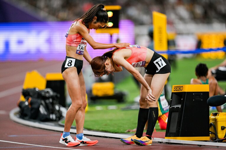 東京世界陸上女子5000m予選での田中希実と山本有真　©Nanae Suzuki