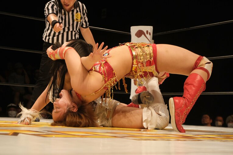 「泣いてんじゃねえ！ってビンタしたけど…」WWEから帰還したSareeeが日本で目指す“プロレス”とは？「ライバルはいればいるほど面白い」(102)