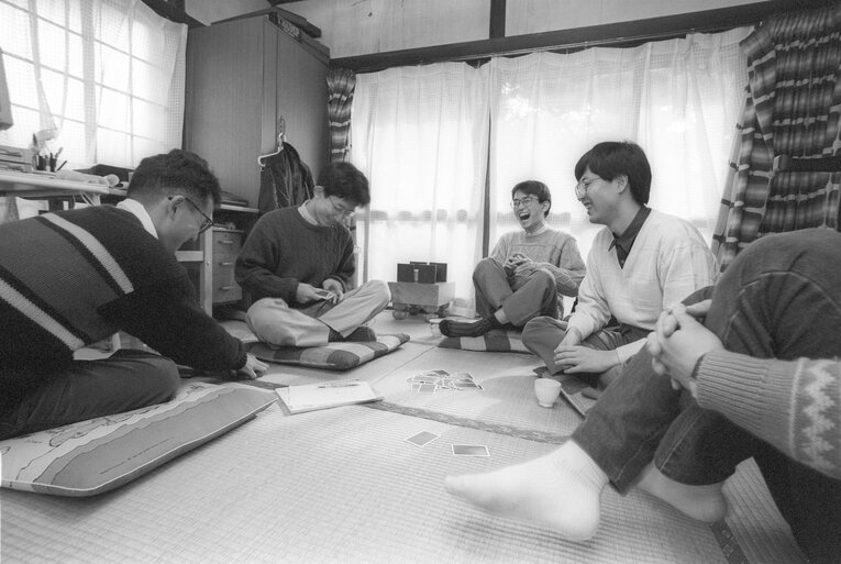 若手時代の森下（一番右）と羽生（右から2番目）　©Takao Inoue