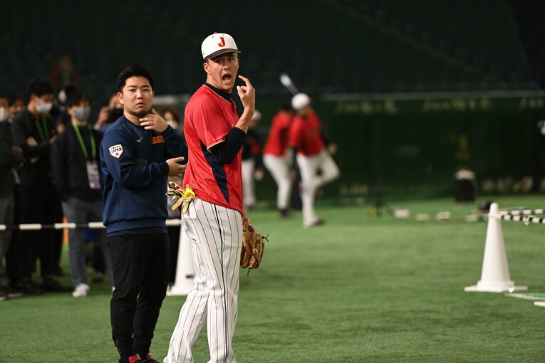 アクビ？するヌートバー　©Nanae Suzuki