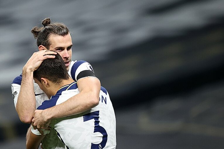 アシストしたレギロンに感謝するベイル©Getty Images