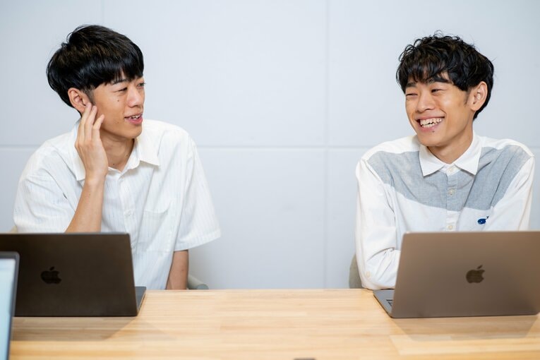 Numberカメラマンが撮り下ろした東問・東言兄弟の特別フォト集！【スワイプするとそのほかの写真もご覧になれます】　©Nanae Suzuki