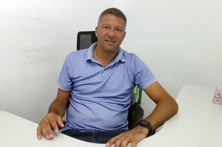 州スポーツ長官の執務室で　©Hiroaki Sawada