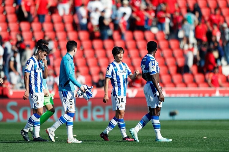 「クボは好きだよ。いつか…」古巣少年ファンが愛する久保建英21歳「マジョルカ帰還で大拍手→元戦友とハグ」を撮って感じたこと(35)