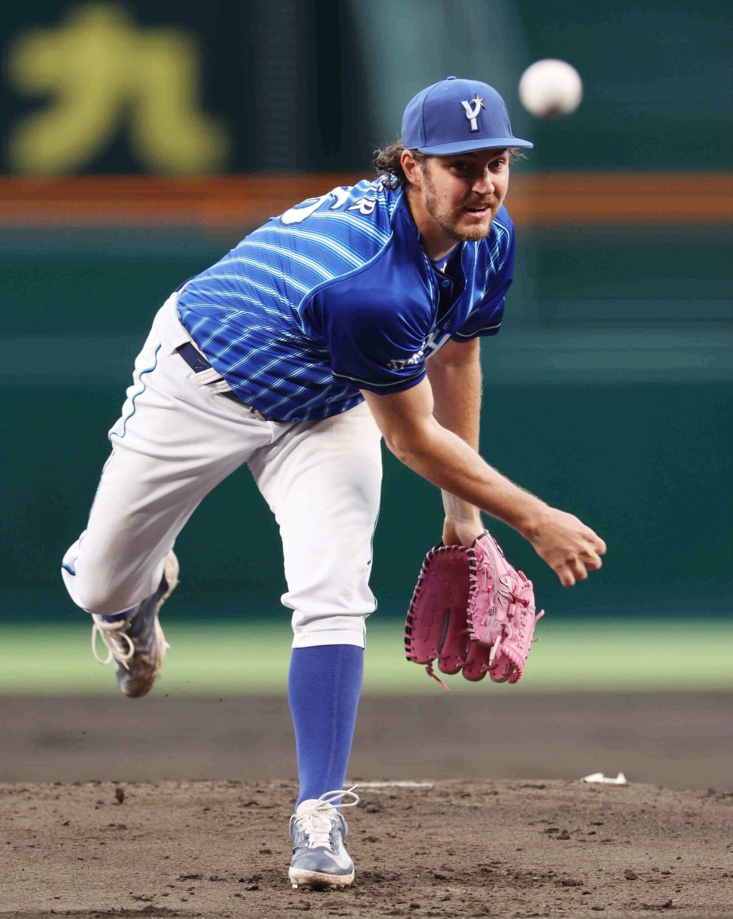 在籍1シーズンながらバウアーの残したインパクトは大きかったようだ　©JIJI PRESS