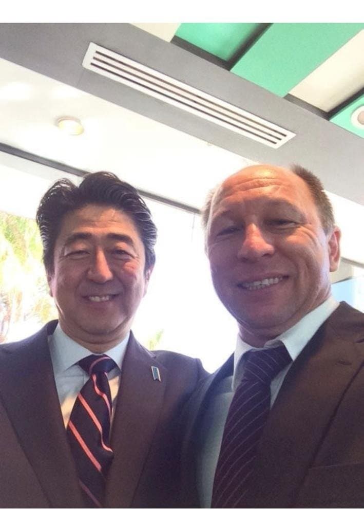 安倍氏とのツーショット ※本人提供