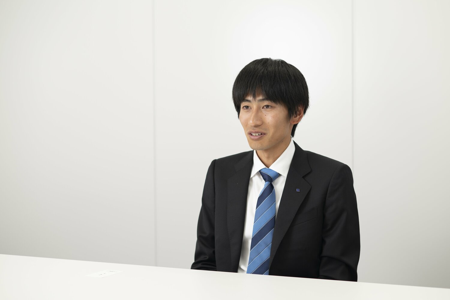 学生時代を回想してくれた田村　©Tadashi Hosoda