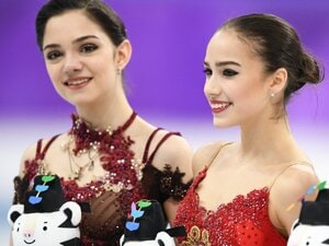 「新恋人は既婚者？ でロシア騒然」平昌五輪金メダル・ザギトワの転身「愛犬マサルの姿は消え…」メドベージェワは結婚、ワリエワは…フィギュア女王の今