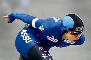 【必見】高木美帆、ケガで練習不足も圧巻の二冠！ 表彰台はライバル小平奈緒と笑顔で