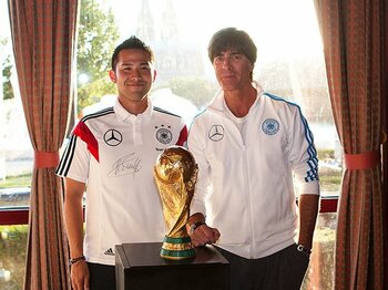 ドイツのW杯優勝を支えた日本人。「日本に『チーム・トウキョウ』を」＜Number Web＞ photograph by Christian Schillings