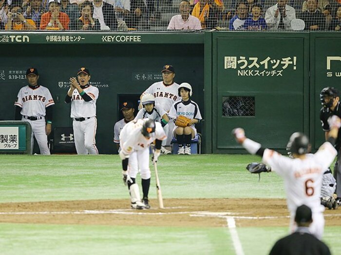 巨人を支える控え選手の充実度。CSに見る原監督のマネジメント力。<Number Web> photograph by NIKKAN SPORTS