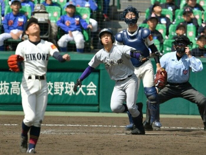 「花巻東の小兵」は今年も仕事人。159cm八幡尚稀がもぎとった四球。＜Number Web＞ photograph by Kyodo News