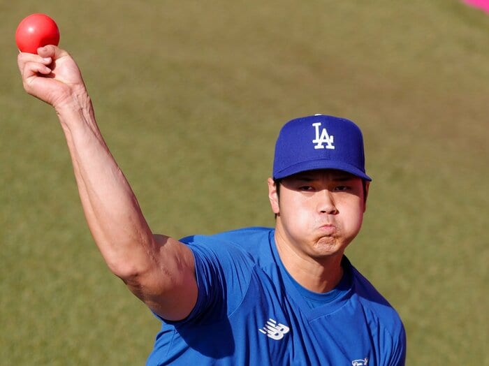 大谷翔平「50-50」達成につぐ「二刀流復活」への“虎の穴修業”とは? 重さの違うボール、データ解析…ナゾ企業が授けた「ルーティーン」の秘密<Number Web> photograph by Getty Images