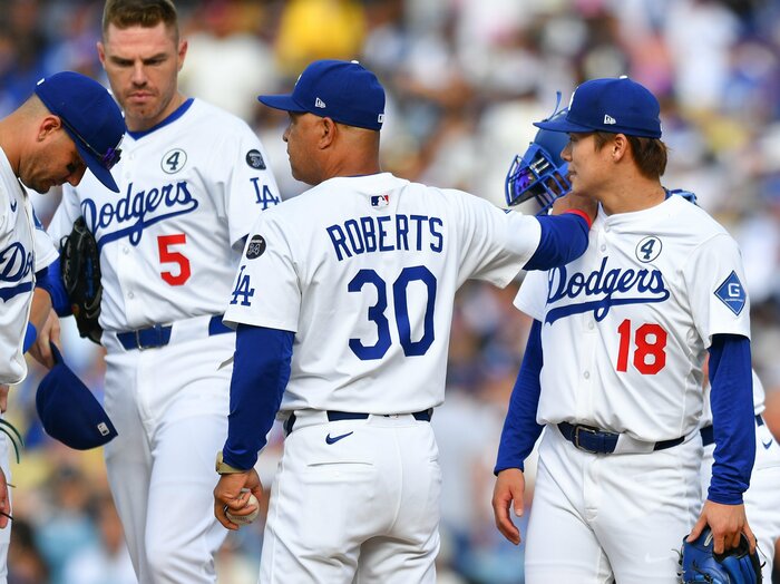 山本由伸も最短KO…ドジャース先発“崩壊”問題にLA記者が本音、大谷翔平でも佐々木朗希でもない懸念点とは？「トレードでの補強は…」＜Number Web＞ photograph by Brian Rothmuller/Icon Sportswire via Getty Images