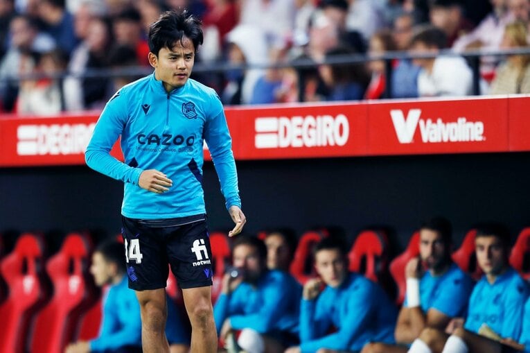 久保建英「脱臼ケガ明け緊急出場」を撮った…W杯へ頼もしい攻撃力と“激論”、気になるのは“ほぼ90分プレー時の疲労感”(14)