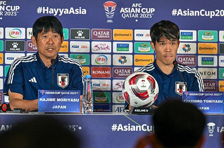 インドネシア戦前日会見の森保一監督と冨安健洋 ／ photograph by NurPhoto/Getty Images