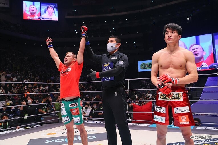 バンタム級ジャパンGP決勝　朝倉海vs扇久保博正　©RIZIN FF