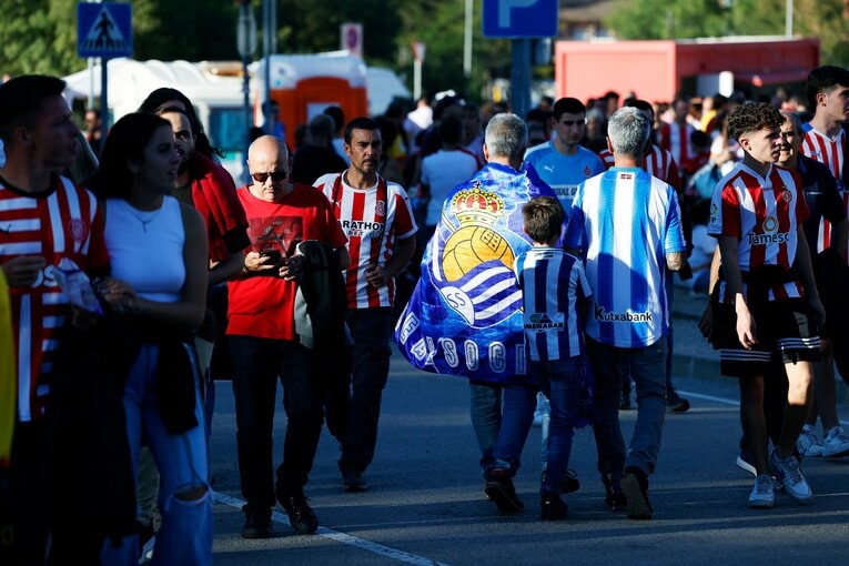 久保建英、ソシエダ同僚に「次は頼むよ」とウインク… カメラマンが収めた“1ゴール1アシスト＋余裕・信頼度アップの決定的瞬間”(5)