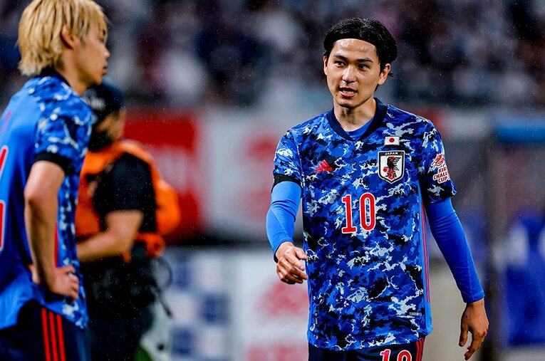 ブラジルに1点差負けした日本。三都主アレサンドロの目にはどう映ったか ／ photograph by Kiichi Matsumoto/JMPA