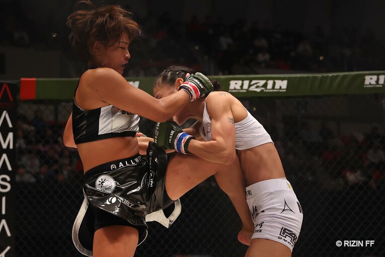 RENAvsシン・ユリ　©RIZIN FF