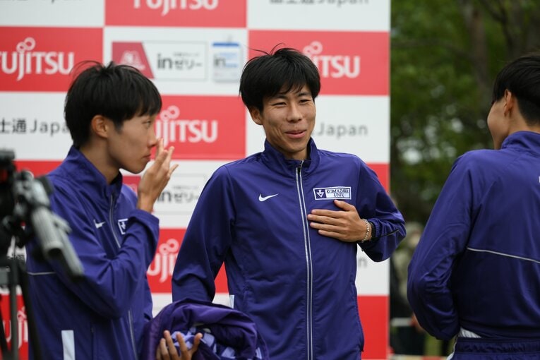 田澤が胸で隠しているのは…　©Nanae Suzuki