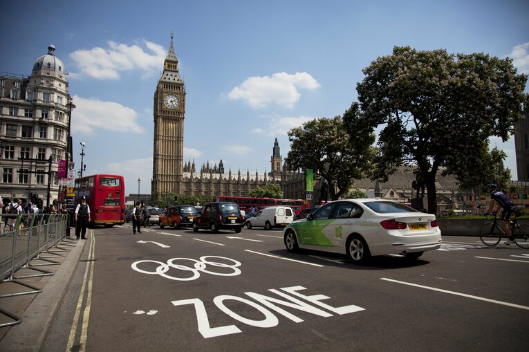2012年ロンドン五輪でも専用レーンが設けられ、市民からは批判も起きた©Getty Images