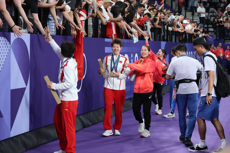 中国選手との楽しげな交流　©Ryosuke Menju/JMPA