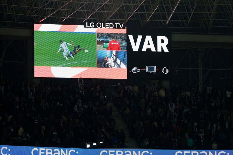 会場でもVARの映像が