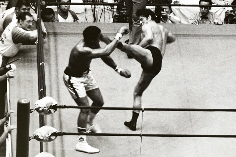 アリの頭をかすめた猪木のハイキック