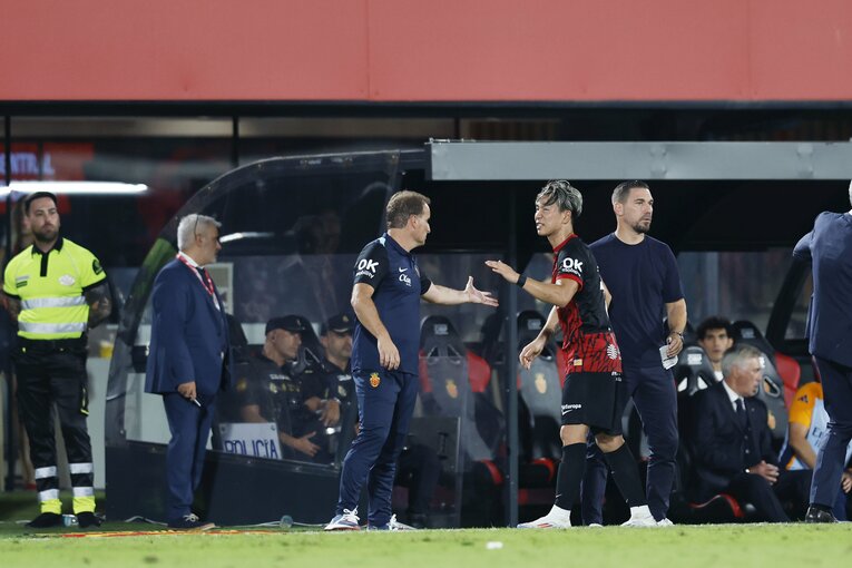 「タクは特別に良かったね！」マドリーが慌てた浅野拓磨の俊足…“久保建英らの古巣”監督とファンが絶賛スペイン初戦をカメラマンは見た(16)