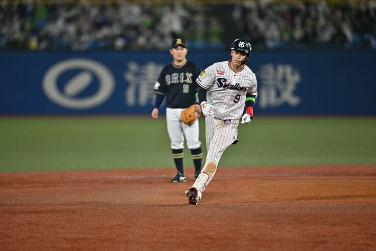 塩見の離脱期間が長いことがヤクルトにとっては痛い　©Hideki Sugiyama