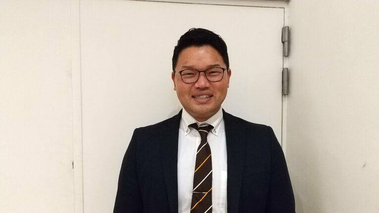 大嶋さんは猛勉強の末、高崎市の職員採用試験に合格。2020年4月より正規職員として同市役所に勤務している　©Takahiro Kikuchi