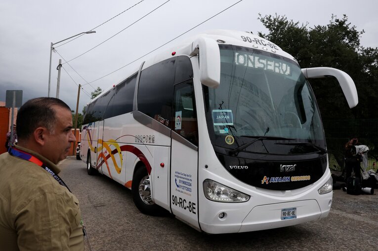 2日目には約40分の車移動でメキシコ1部・モンテレイの練習場へ　©JIJI PRESS