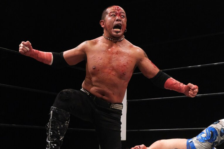 ガラスが刺さり大流血で「ニヤリ」今年47歳の“不適切おじさん”葛西純がデスマッチで伝えたいこと 「お前ら、これを知らずに人生終わるのか？」(27)