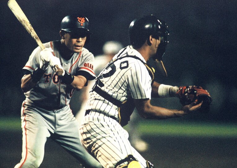 1993年の阪神タイガース20回戦。8回表、このあと川相の犠牲バントが決勝2ランへと繋がる　©BUNGEISHUNJU