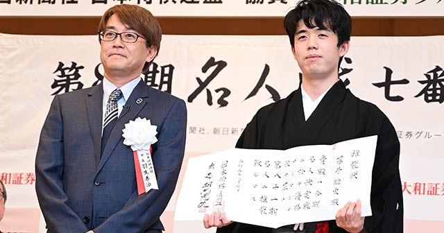 ギリギリまでブレーキを…」藤井聡太21歳と羽生善治53歳の天才性、「渡辺明先生の興味深い言葉」とは？ 30歳人気棋士の“将棋ウラ話”（3／4） -  将棋 - Number Web - ナンバー