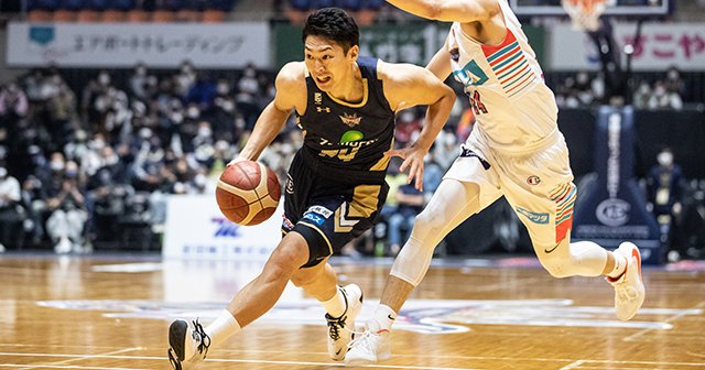 琉球キングス、Bリーグ最大級の新本拠地「沖縄アリーナ」でいよいよ試合 　“アリウープよりハードワーク”を目指すワケ（ミムラユウスケ）