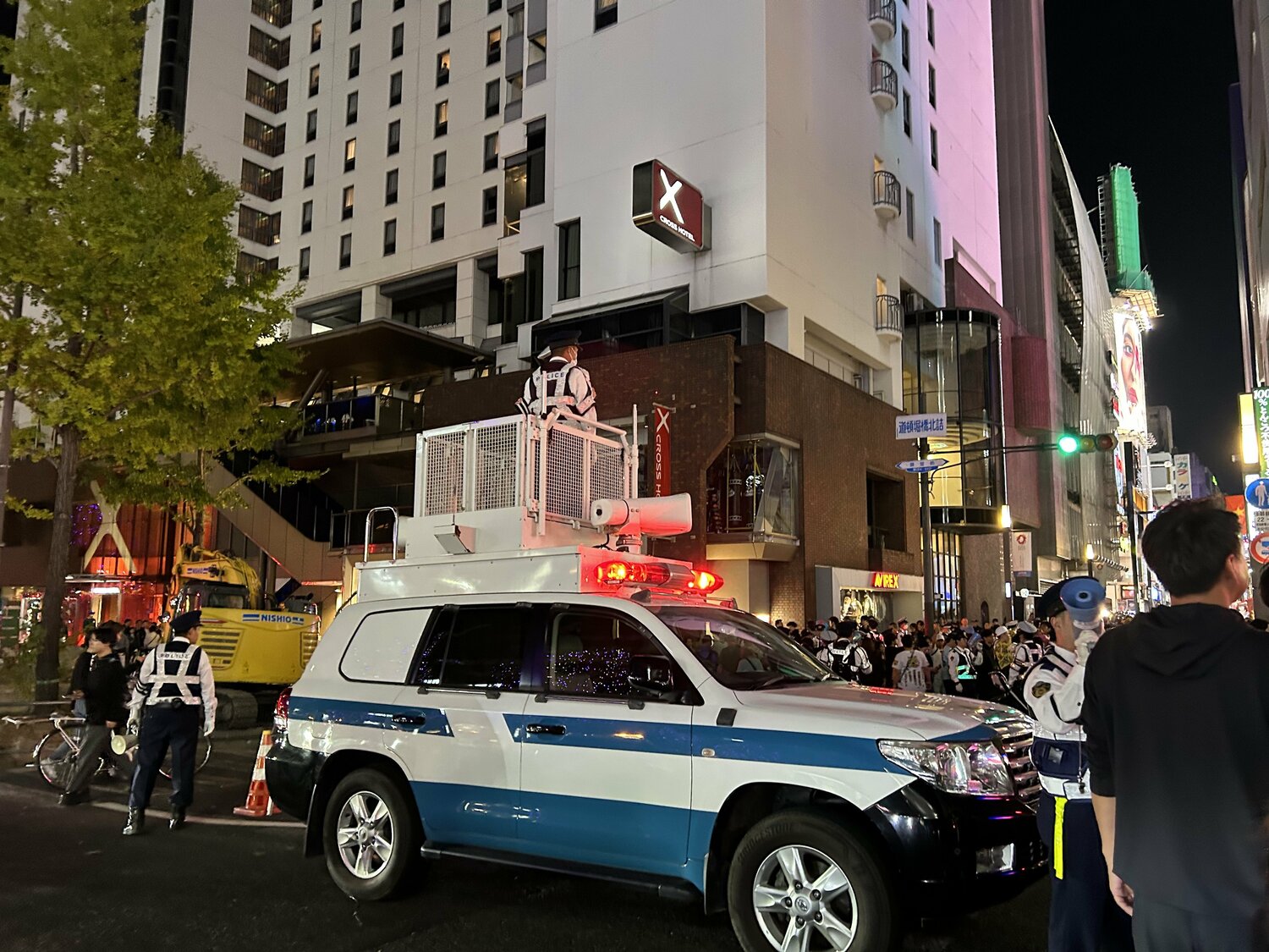 道頓堀付近は厳戒態勢だった　©Kou Hiroo
