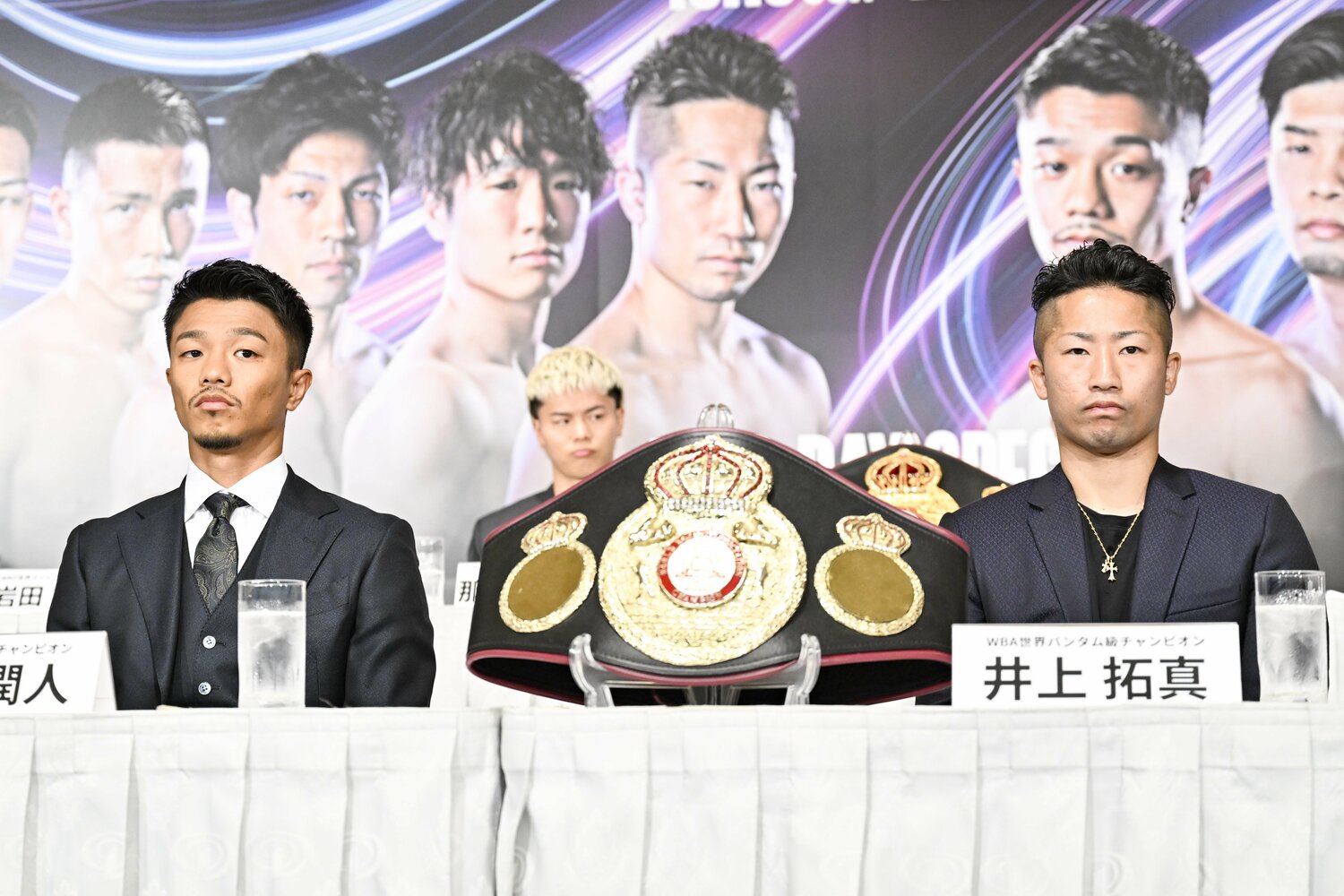 “7大世界戦”の記者会見に出席した中谷潤人と井上拓真（2024年8月）。井上は10月13日に堤聖也との防衛戦に臨む　©︎Hiroaki Finito Yamaguchi/AFLO