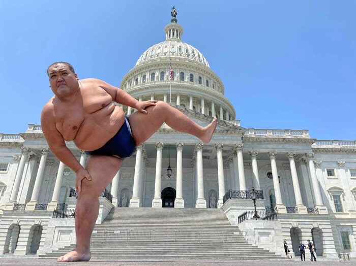 「早く上がれ！ この野郎！」ハリウッド映画に出演した無名の元力士に初対面の闘将・星野仙一がゲキ…同期の朝青龍からも「待ってるんだよ！」＜Number Web＞ photograph by 写真提供：田代良徳