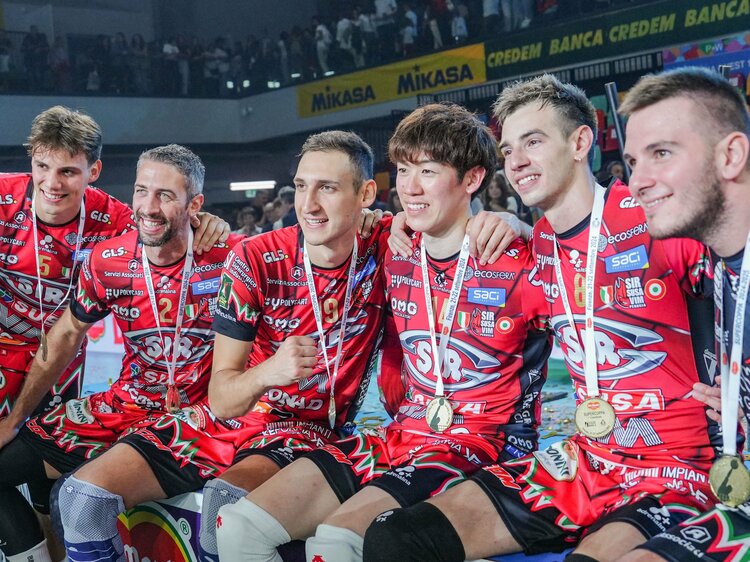 14番を新人にわたすのか！」石川祐希は“スター軍団”ペルージャで歓迎