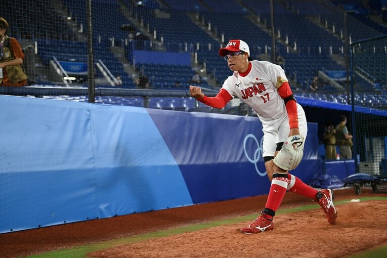 上野由岐子の投球フォーム（連続写真）　©©Naoya Sanuki/JMPA