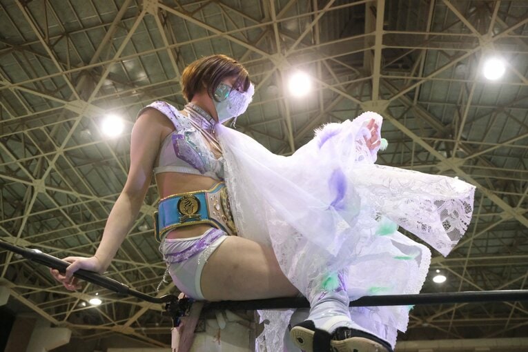 「可憐ですねぇ」人気女子レスラー・安納サオリに観客もウットリ…初の凱旋大会に滋賀が沸いた日「“絶対不屈彼女”は泣かないんです」(76)