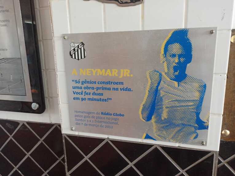 ネイマールのプレート（スタジアム内）©Hiroaki Sawada