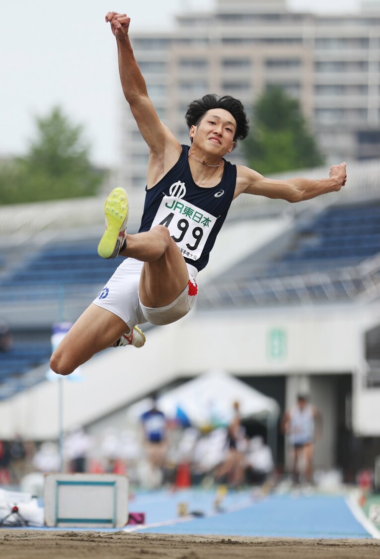泉谷は走幅跳でも8ｍ、走高跳でも2ｍを越える記録を持つ　©︎JIJI PRESS