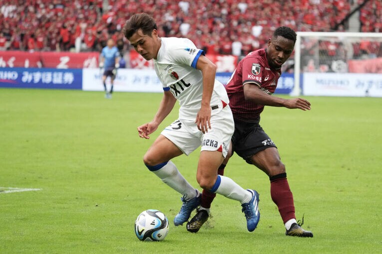 プレースタイルと名前をかけて「佐野回収」と呼ばれている。年代別代表に選出された経験はなく、今回初めて日の丸を背負う　©Getty Images