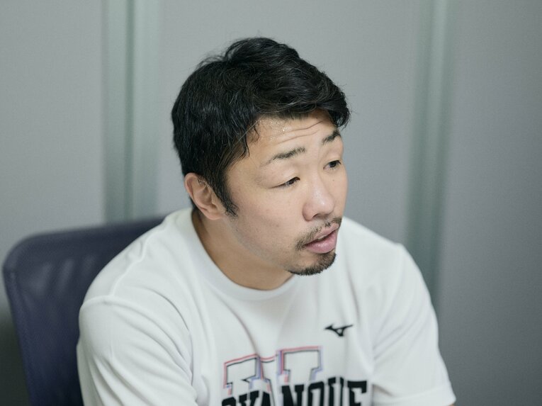 インタビューに応じた八重樫東　©Yuki Suenaga