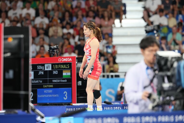 レスリング女子50kg級1回戦、須崎優衣vs.ビネシュ・フォガト　©Kaoru Watanabe/JMPA