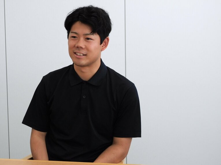 インタビューに答える松田亘哲さん。現在はCBCテレビで記者として働いている　©NumberWeb